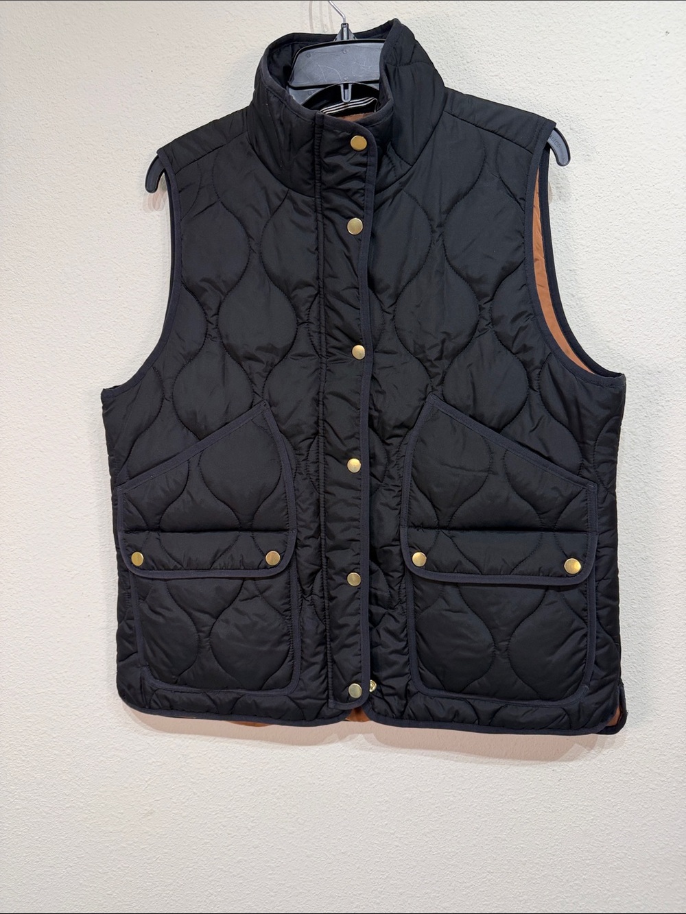 J.Crew Re-Imagined Signature Puffer Quilted Vest Black Gold Snap Size L - Picture 2 of 8